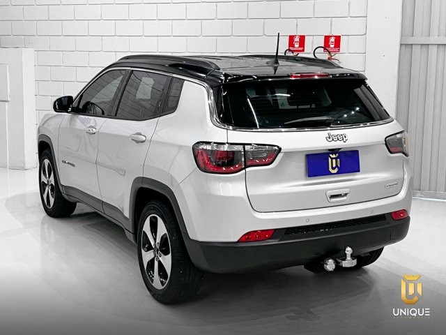Jeep Compass 2.0 16V FLEX LONGITUDE AUTOMÁTICO 2018 prata à venda na Unique Automóveis em Indaiatuba — foto 5