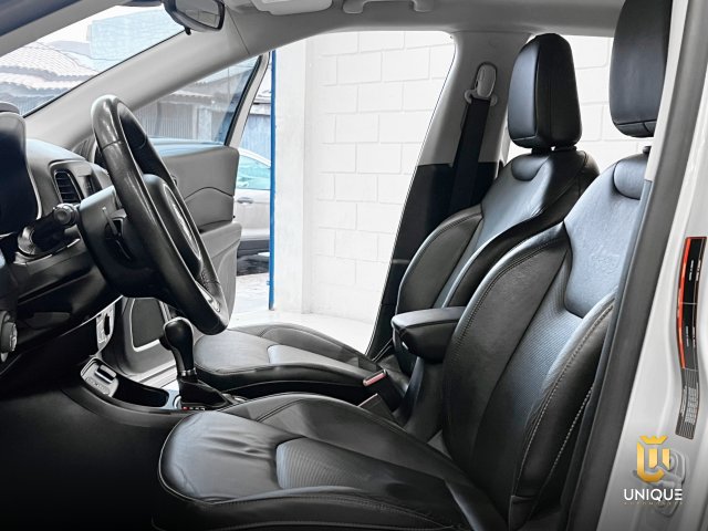 Jeep Compass 2.0 16V FLEX LONGITUDE AUTOMÁTICO 2018 prata à venda na Unique Automóveis em Indaiatuba — foto 14