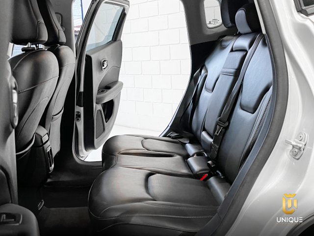 Jeep Compass 2.0 16V FLEX LONGITUDE AUTOMÁTICO 2018 prata à venda na Unique Automóveis em Indaiatuba — foto 15