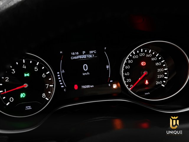 Jeep Compass 2.0 16V FLEX LONGITUDE AUTOMÁTICO 2018 prata à venda na Unique Automóveis em Indaiatuba — foto 17