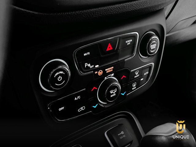 Jeep Compass 2.0 16V FLEX LONGITUDE AUTOMÁTICO 2018 prata à venda na Unique Automóveis em Indaiatuba — foto 18
