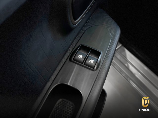 Fiat Mobi 1.0 FIREFLY FLEX TREKKING MANUAL 2024 prata à venda na Unique Automóveis em Indaiatuba — foto 19