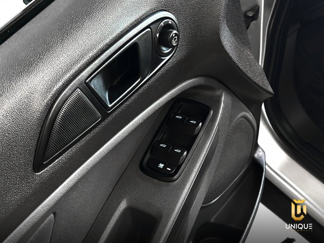 Ford Ecosport 1.6 SE 16V FLEX 4P POWERSHIFT 2017 prata à venda na Unique Automóveis em Indaiatuba — foto 20