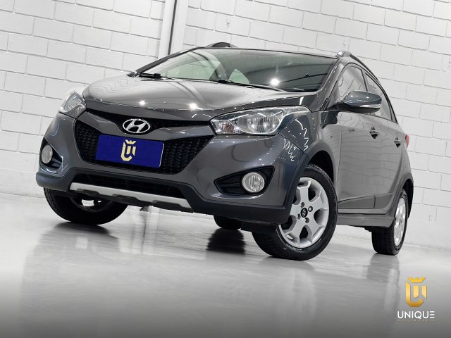 Hyundai Hb20x 1.6 16V PREMIUM FLEX 4P MANUAL 2013/2014 cinza à venda na Unique Automóveis em Indaiatuba — foto 2