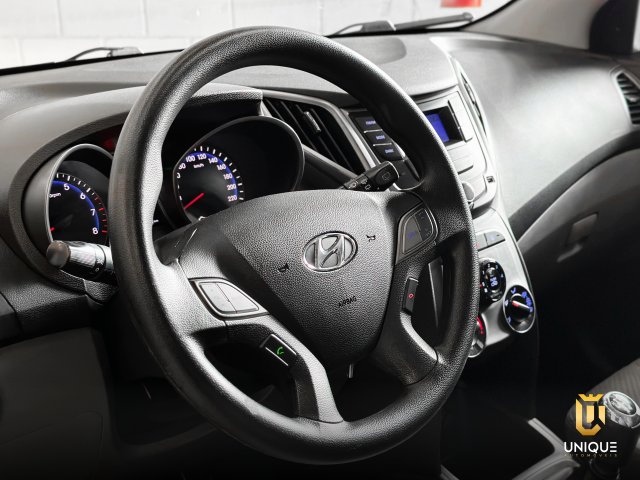 Hyundai Hb20x 1.6 16V PREMIUM FLEX 4P MANUAL 2013/2014 cinza à venda na Unique Automóveis em Indaiatuba — foto 10