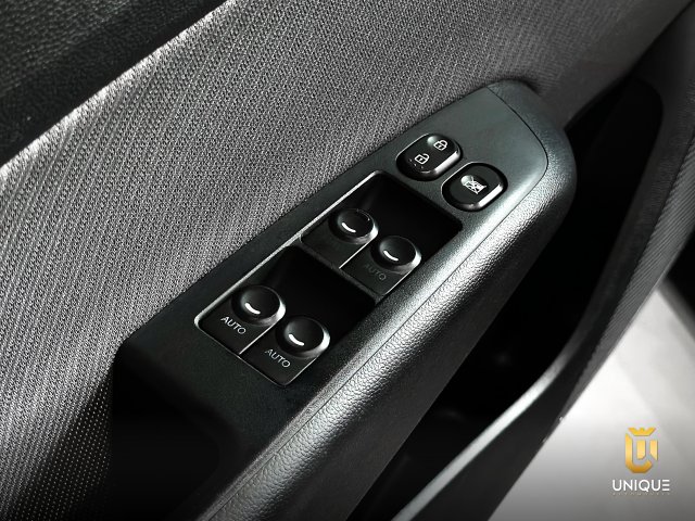 Hyundai Hb20x 1.6 16V PREMIUM FLEX 4P MANUAL 2013/2014 cinza à venda na Unique Automóveis em Indaiatuba — foto 15