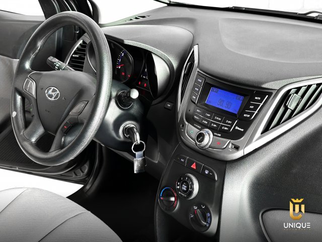 Hyundai Hb20x 1.6 16V PREMIUM FLEX 4P MANUAL 2013/2014 cinza à venda na Unique Automóveis em Indaiatuba — foto 17