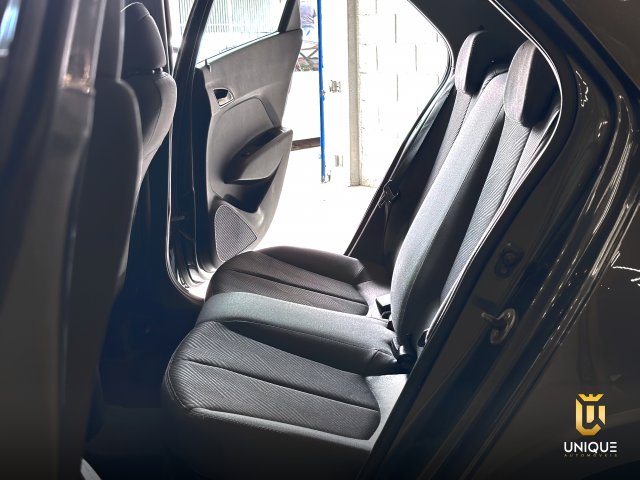 Hyundai Hb20x 1.6 16V PREMIUM FLEX 4P MANUAL 2013/2014 cinza à venda na Unique Automóveis em Indaiatuba — foto 19