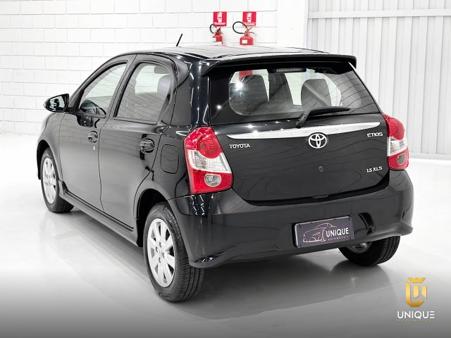 Toyota Etios Hatch 1.5 XLS 16V FLEX 4P AUTOMÁTICO 2017/2018 preto à venda na Unique Automóveis em Indaiatuba — foto 10