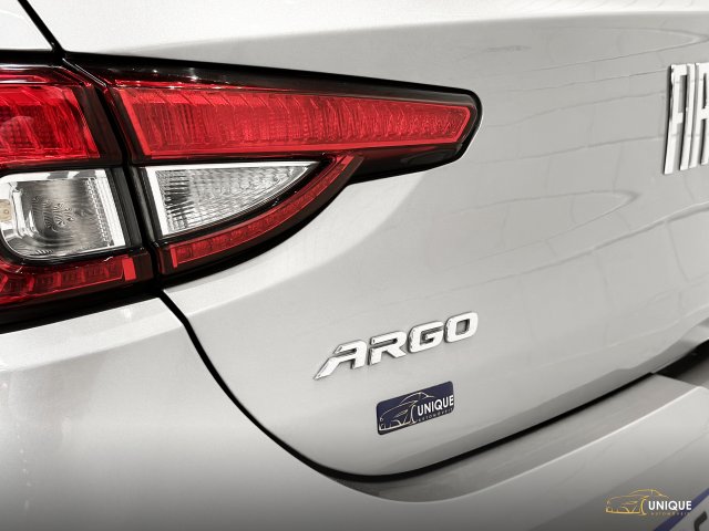 Fiat Argo 1.0 FIREFLY FLEX DRIVE MANUAL 2019 prata à venda na Unique Automóveis em Indaiatuba — foto 4