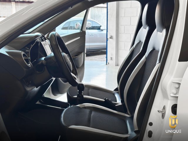 Renault Kwid 1.0 12V SCE FLEX INTENSE MANUAL 2019/2020 branco à venda na Unique Automóveis em Indaiatuba — foto 10