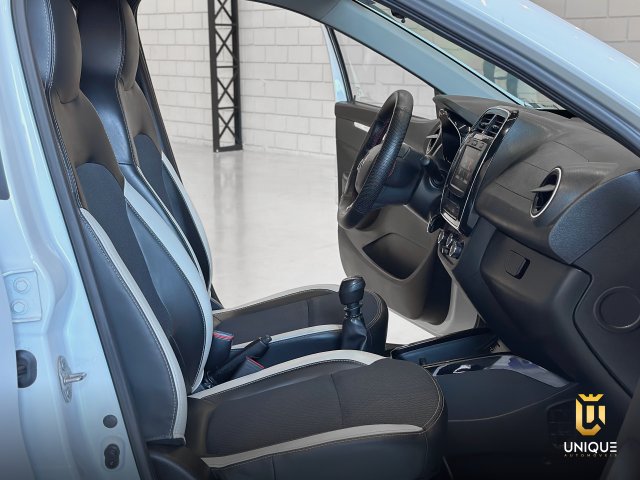 Renault Kwid 1.0 12V SCE FLEX INTENSE MANUAL 2019/2020 branco à venda na Unique Automóveis em Indaiatuba — foto 17