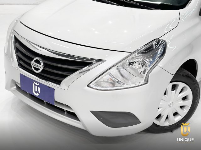 Nissan Versa 1.6 16V FLEX V-DRIVE MANUAL 2021 prata à venda na Unique Automóveis em Indaiatuba — foto 3