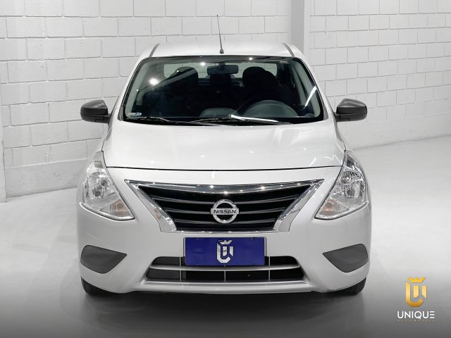 Nissan Versa 1.6 16V FLEX V-DRIVE MANUAL 2021 prata à venda na Unique Automóveis em Indaiatuba — foto 7