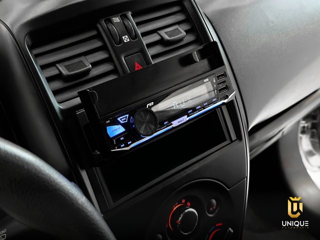 Nissan Versa 1.6 16V FLEX V-DRIVE MANUAL 2021 prata à venda na Unique Automóveis em Indaiatuba — foto 13
