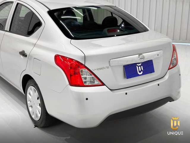Nissan Versa 1.6 16V FLEX V-DRIVE MANUAL 2021 prata à venda na Unique Automóveis em Indaiatuba — foto 19