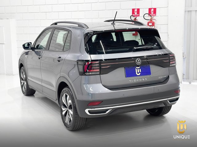 Volkswagen T-cross 1.0 200 TSI TOTAL FLEX COMFORTLINE AUTOMÁTICO 2023/2024 cinza à venda na Unique Automóveis em Indaiatuba — foto 5