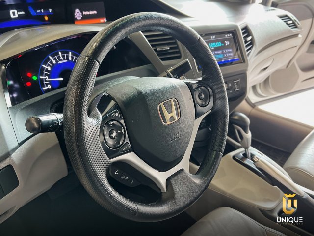 Honda Civic 2.0 EXR 16V FLEX 4P AUTOMÁTICO 2013/2014 branco à venda na Unique Automóveis em Indaiatuba — foto 17