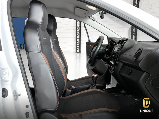Renault Kwid 1.0 12V SCE FLEX OUTSIDER MANUAL 2019/2020 branco à venda na Unique Automóveis em Indaiatuba — foto 10