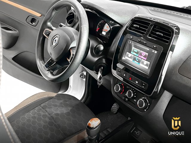 Renault Kwid 1.0 12V SCE FLEX OUTSIDER MANUAL 2019/2020 branco à venda na Unique Automóveis em Indaiatuba — foto 14