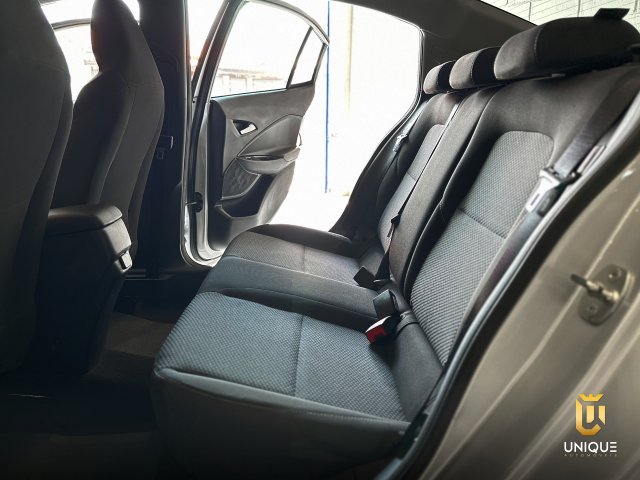 Chevrolet Onix 1.0 TURBO FLEX PLUS LTZ AUTOMÁTICO 2023 prata à venda na Unique Automóveis em Indaiatuba — foto 13