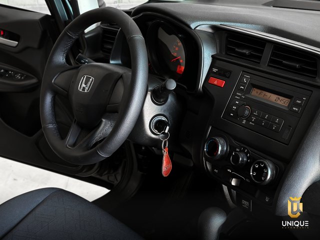 Honda Fit 1.4 LX 8V GASOLINA 4P AUTOMÁTICO 2007/2008 cinza à venda na Unique Automóveis em Indaiatuba — foto 17