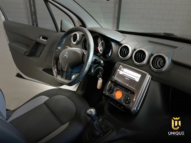 Citroën C3 1.2 PURE TECH FLEX TENDANCE MANUAL 2017 branco à venda na Unique Automóveis em Indaiatuba — foto 10