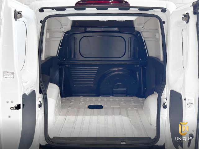 Fiat Fiorino 1.4 MPI FURGÃO ENDURANCE 8V FLEX 2P MANUAL 2023/2024 branco à venda na Unique Automóveis em Indaiatuba — foto 7