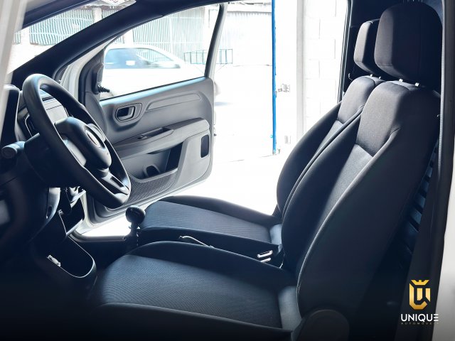 Fiat Fiorino 1.4 MPI FURGÃO ENDURANCE 8V FLEX 2P MANUAL 2023/2024 branco à venda na Unique Automóveis em Indaiatuba — foto 14