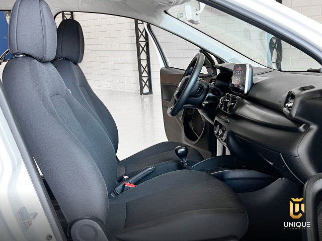 Fiat Cronos 1.0 FIREFLY FLEX DRIVE MANUAL 2023 branco à venda na Unique Automóveis em Indaiatuba — foto 15