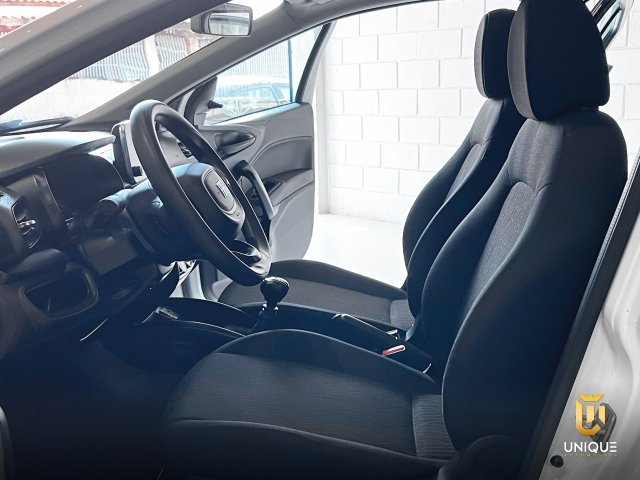 Fiat Cronos 1.0 FIREFLY FLEX DRIVE MANUAL 2023 branco à venda na Unique Automóveis em Indaiatuba — foto 16