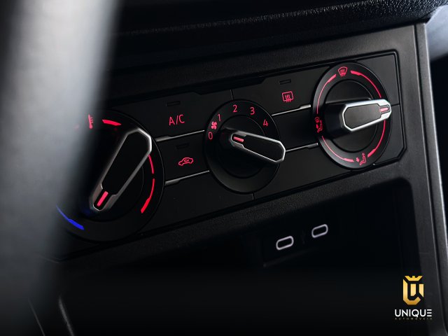 Volkswagen Polo 1.0 MPI TRACK MANUAL 2023 cinza à venda na Unique Automóveis em Indaiatuba — foto 15