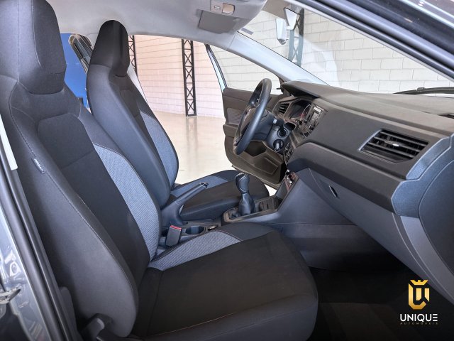 Volkswagen Polo 1.0 MPI TRACK MANUAL 2023 cinza à venda na Unique Automóveis em Indaiatuba — foto 18