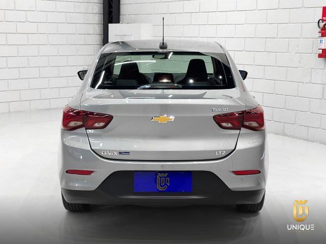 Chevrolet Onix 1.0 TURBO FLEX PLUS LTZ AUTOMÁTICO 2023/2024 prata à venda na Unique Automóveis em Indaiatuba — foto 5