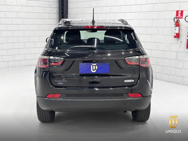 Jeep Compass 2.0 16V FLEX LONGITUDE NIGHT EAGLE 2021 preto à venda na Unique Automóveis em Indaiatuba — foto 4