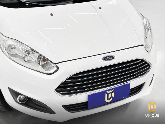 Ford Fiesta Hatch 1.6 TITANIUM HATCH 16V FLEX 4P POWERSHIFT 2013/2014 branco à venda na Unique Automóveis em Indaiatuba — foto 4