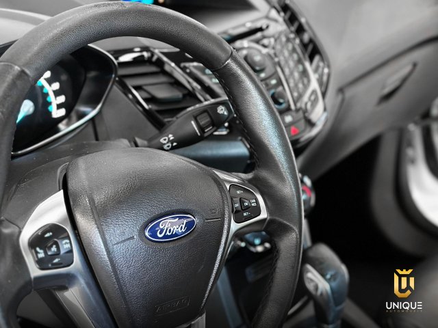 Ford Fiesta Hatch 1.6 TITANIUM HATCH 16V FLEX 4P POWERSHIFT 2013/2014 branco à venda na Unique Automóveis em Indaiatuba — foto 12