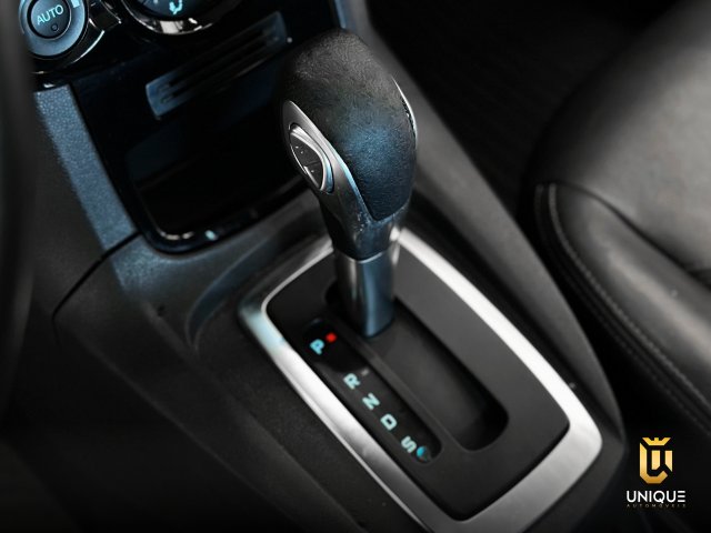 Ford Fiesta Hatch 1.6 TITANIUM HATCH 16V FLEX 4P POWERSHIFT 2013/2014 branco à venda na Unique Automóveis em Indaiatuba — foto 13