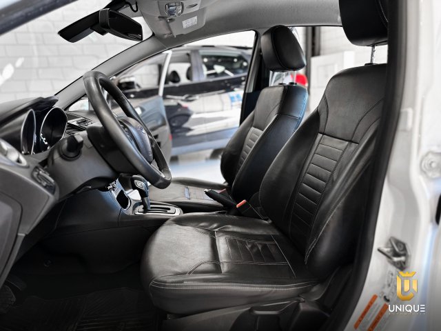 Ford Fiesta Hatch 1.6 TITANIUM HATCH 16V FLEX 4P POWERSHIFT 2013/2014 branco à venda na Unique Automóveis em Indaiatuba — foto 14
