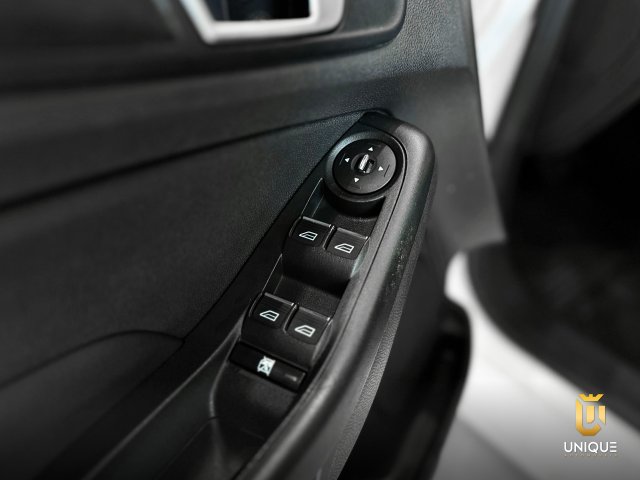 Ford Fiesta Hatch 1.6 TITANIUM HATCH 16V FLEX 4P POWERSHIFT 2013/2014 branco à venda na Unique Automóveis em Indaiatuba — foto 18