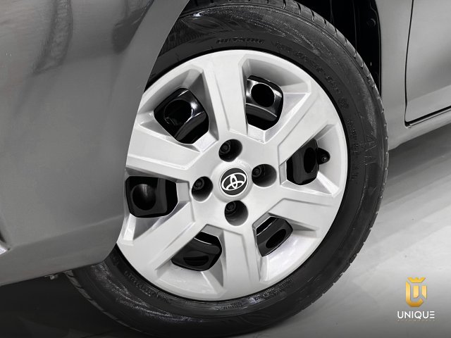 Toyota Yaris Sedan 1.5 16V FLEX SEDAN XL LIVE MULTIDRIVE 2022/2023 cinza à venda na Unique Automóveis em Indaiatuba — foto 7