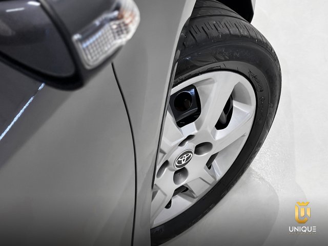 Toyota Yaris Sedan 1.5 16V FLEX SEDAN XL LIVE MULTIDRIVE 2022/2023 cinza à venda na Unique Automóveis em Indaiatuba — foto 8