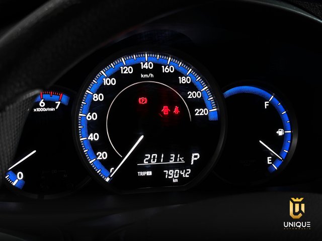 Toyota Yaris Sedan 1.5 16V FLEX SEDAN XL LIVE MULTIDRIVE 2022/2023 cinza à venda na Unique Automóveis em Indaiatuba — foto 11