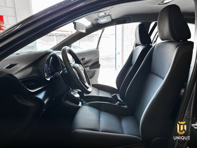 Toyota Yaris Sedan 1.5 16V FLEX SEDAN XL LIVE MULTIDRIVE 2022/2023 cinza à venda na Unique Automóveis em Indaiatuba — foto 12