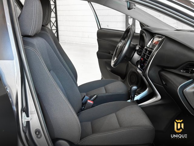 Toyota Yaris Sedan 1.5 16V FLEX SEDAN XL LIVE MULTIDRIVE 2022/2023 cinza à venda na Unique Automóveis em Indaiatuba — foto 20