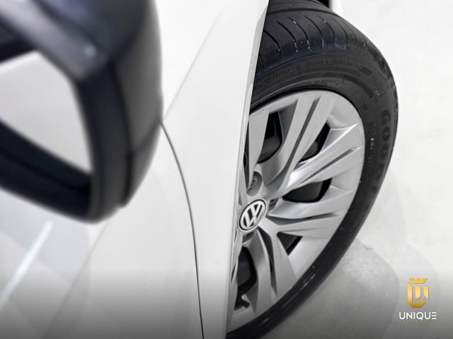 Volkswagen Gol 1.0 12V MPI TOTALFLEX 4P MANUAL 2023/2022 branco à venda na Unique Automóveis em Indaiatuba — foto 8