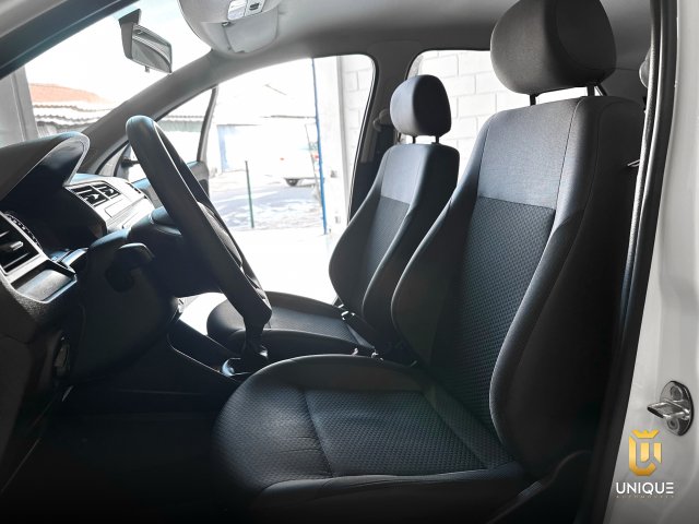 Volkswagen Gol 1.0 12V MPI TOTALFLEX 4P MANUAL 2023/2022 branco à venda na Unique Automóveis em Indaiatuba — foto 13