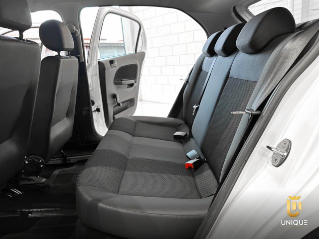 Volkswagen Gol 1.6 MSI TOTALFLEX 4P MANUAL 2021/2022 branco à venda na Unique Automóveis em Indaiatuba — foto 12