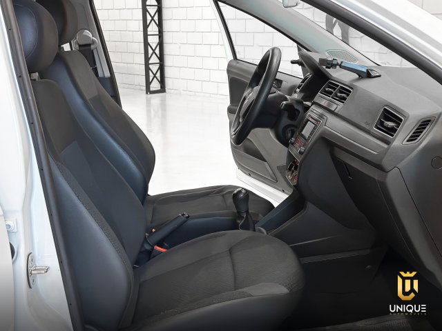 Volkswagen Gol 1.6 MSI TOTALFLEX 4P MANUAL 2021/2022 branco à venda na Unique Automóveis em Indaiatuba — foto 13