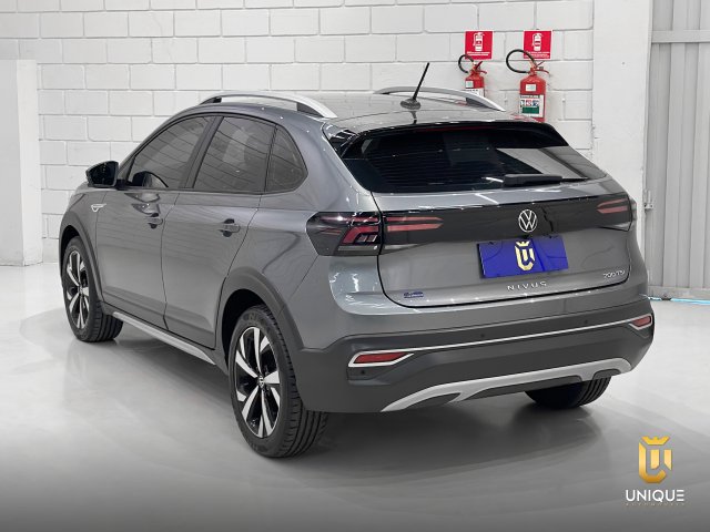 Volkswagen Nivus 1.0 200 TSI TOTAL FLEX HIGHLINE AUTOMÁTICO 2022 cinza à venda na Unique Automóveis em Indaiatuba — foto 6